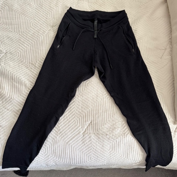 Lululemon Men’s Joggers - Picture 3 of 3